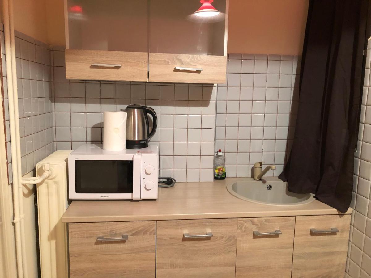 Nikolakakis Rooms Lavrio Bagian luar foto