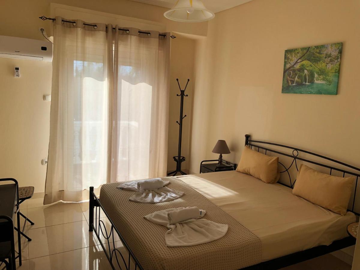 Nikolakakis Rooms Lavrio Bagian luar foto