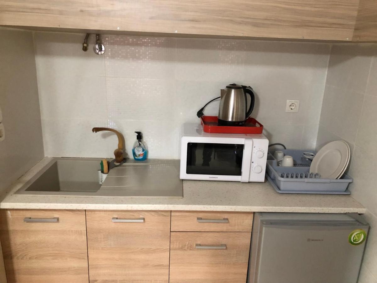 Nikolakakis Rooms Lavrio Bagian luar foto