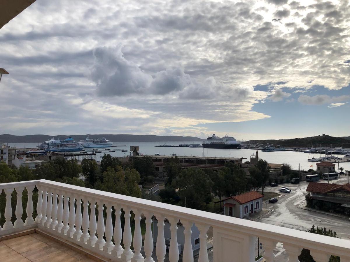 Nikolakakis Rooms Lavrio Bagian luar foto