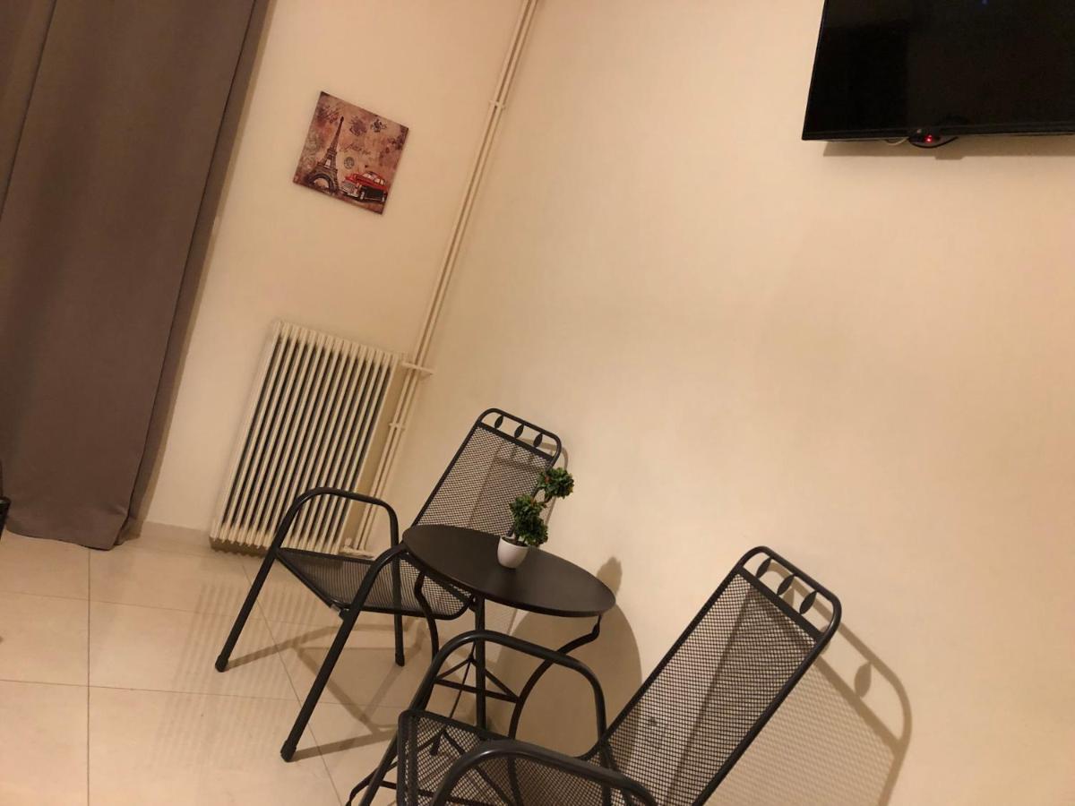 Nikolakakis Rooms Lavrio Bagian luar foto