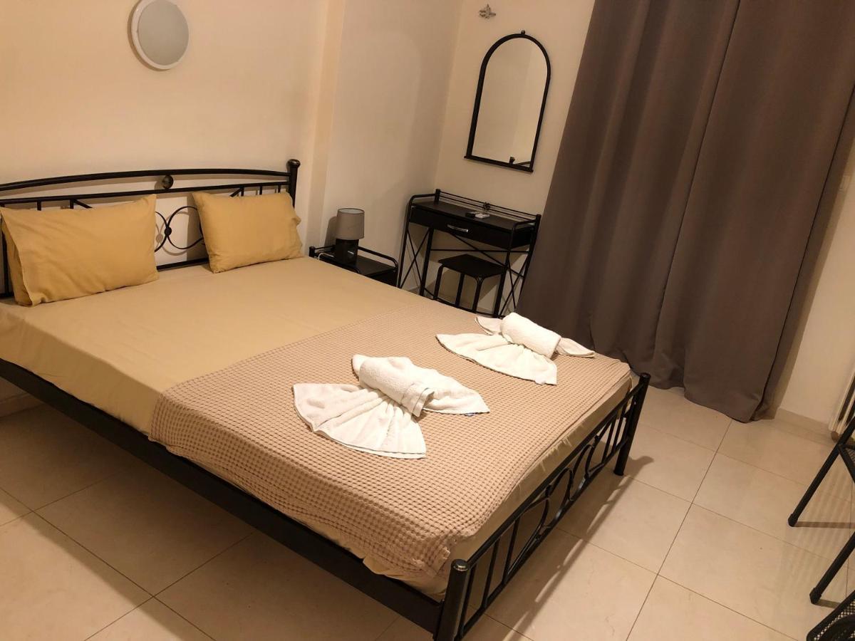 Nikolakakis Rooms Lavrio Bagian luar foto