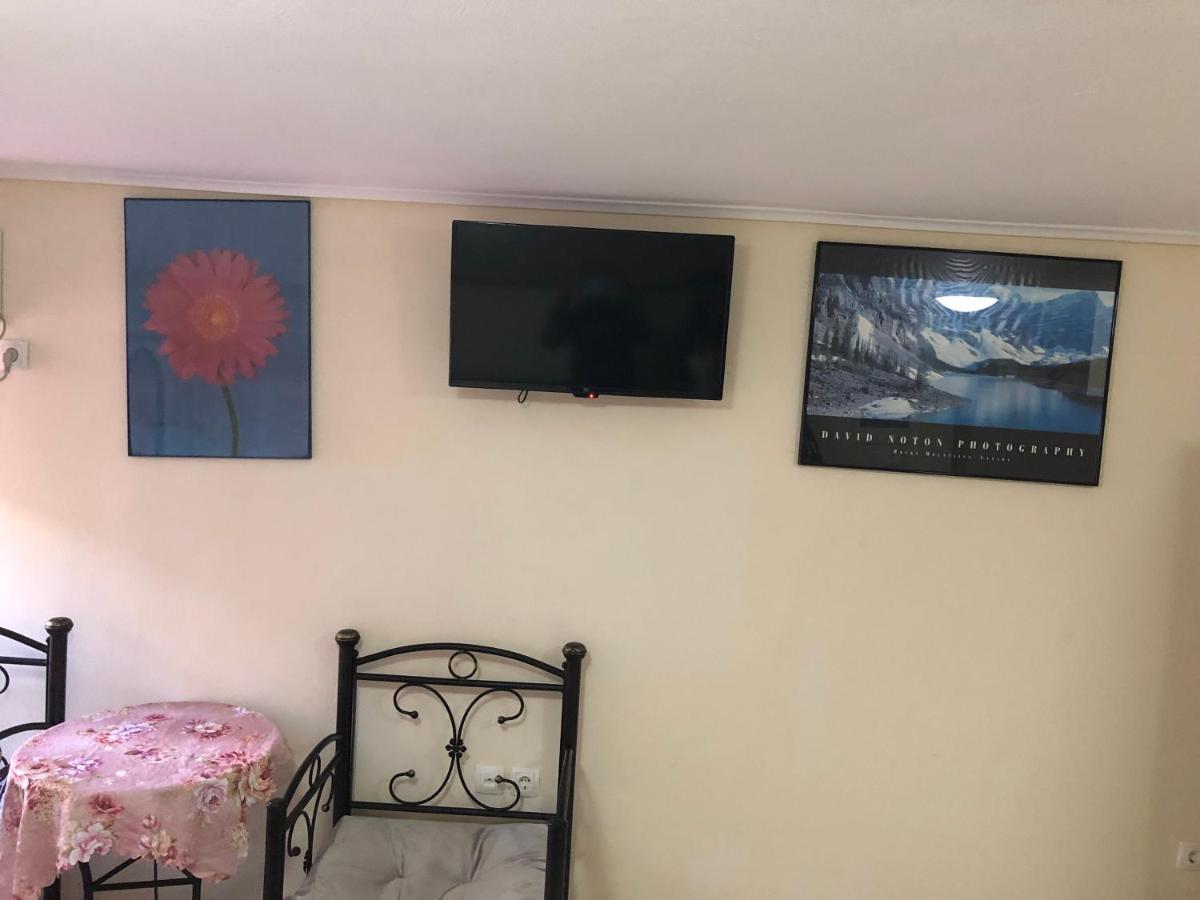 Nikolakakis Rooms Lavrio Bagian luar foto