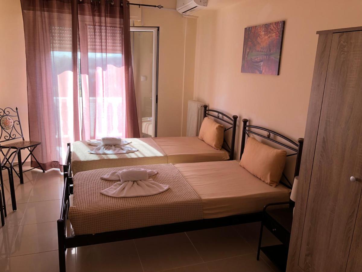 Nikolakakis Rooms Lavrio Bagian luar foto
