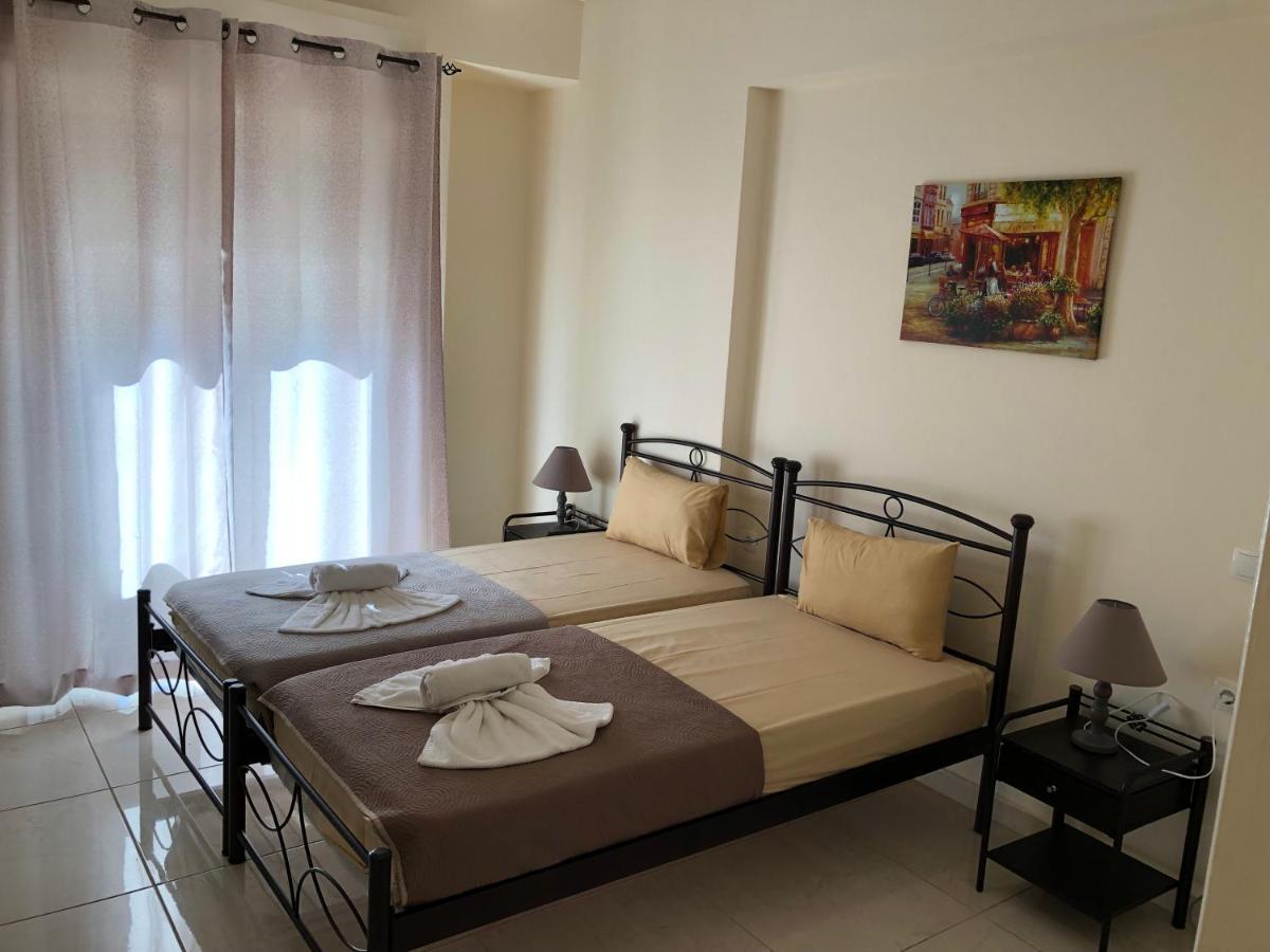 Nikolakakis Rooms Lavrio Bagian luar foto
