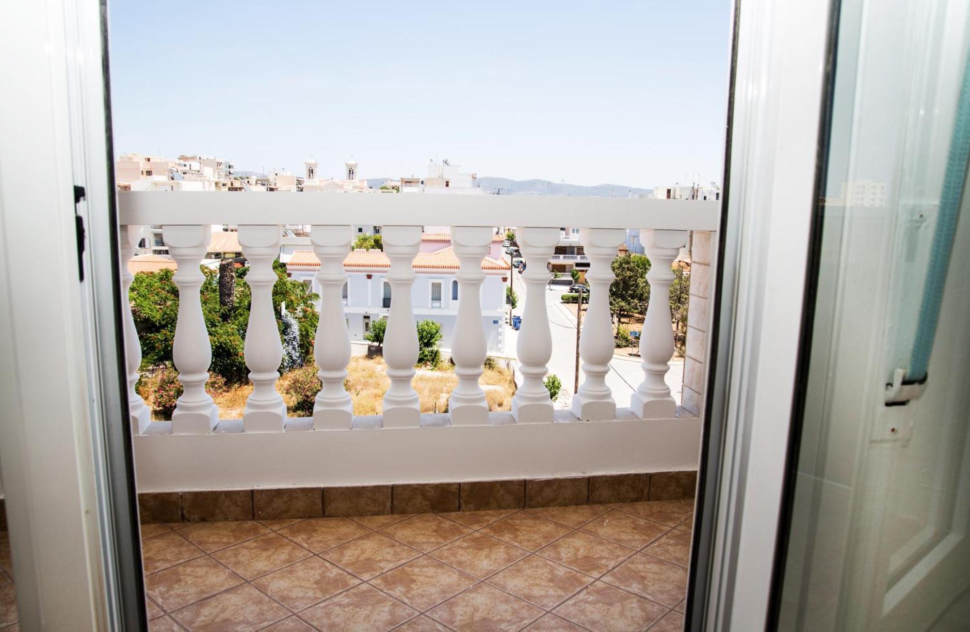 Nikolakakis Rooms Lavrio Ruang foto