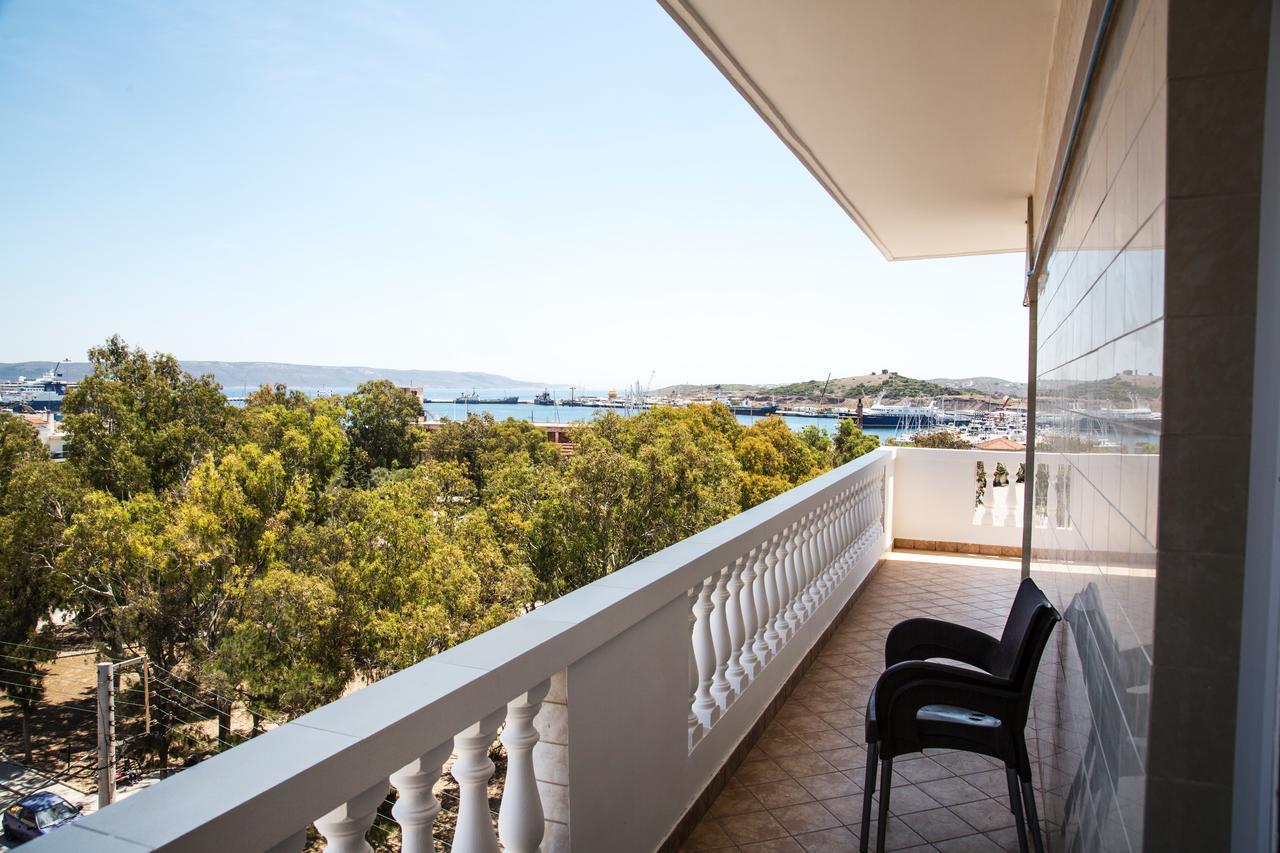 Nikolakakis Rooms Lavrio Bagian luar foto