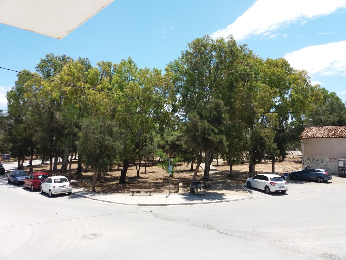 Nikolakakis Rooms Lavrio Bagian luar foto