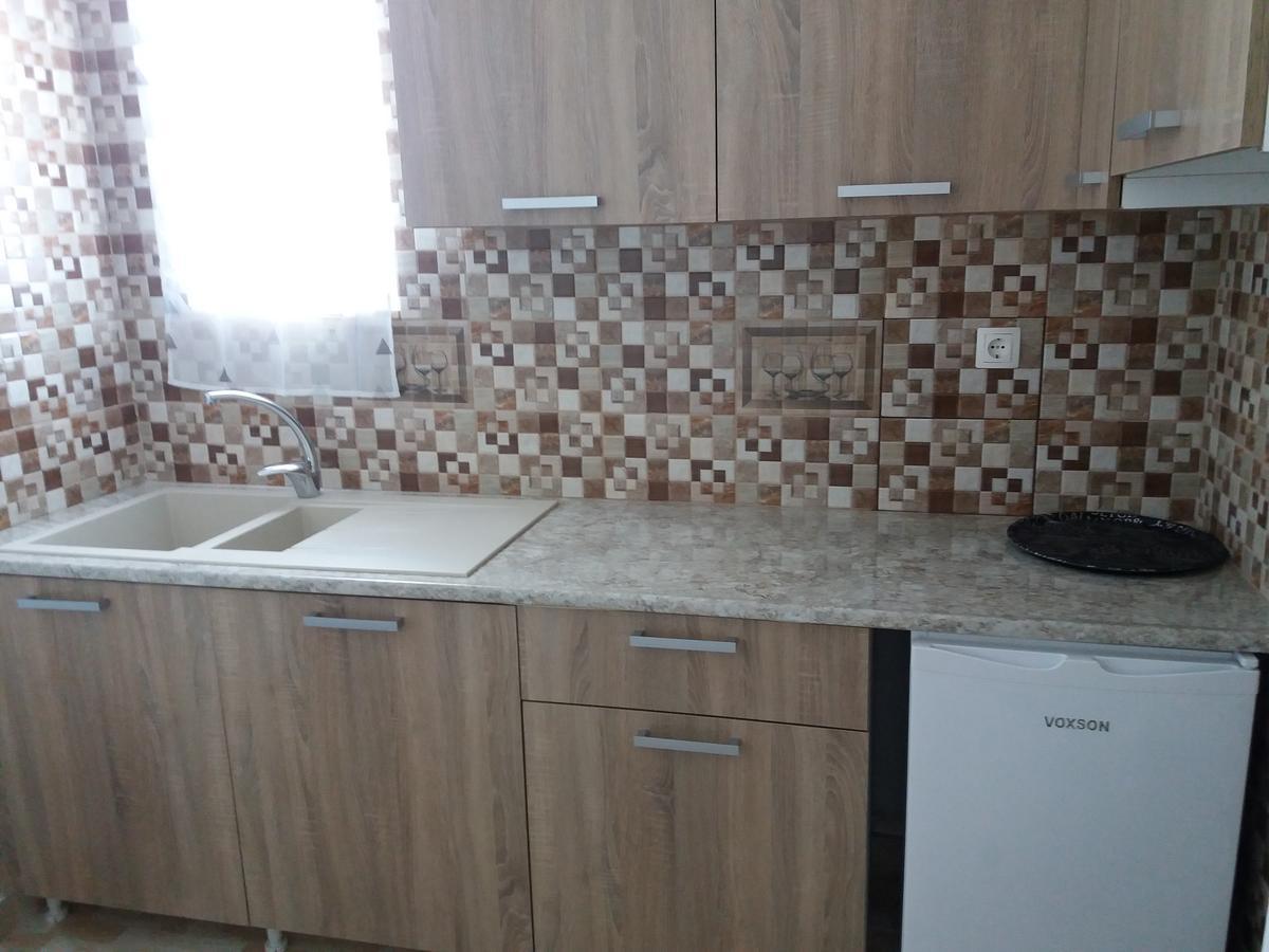 Nikolakakis Rooms Lavrio Bagian luar foto